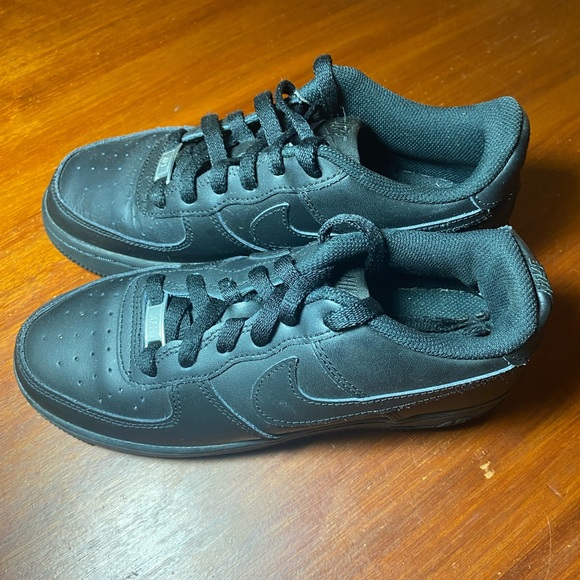 Nike Air Force 1 Low - Picture 2 of 4